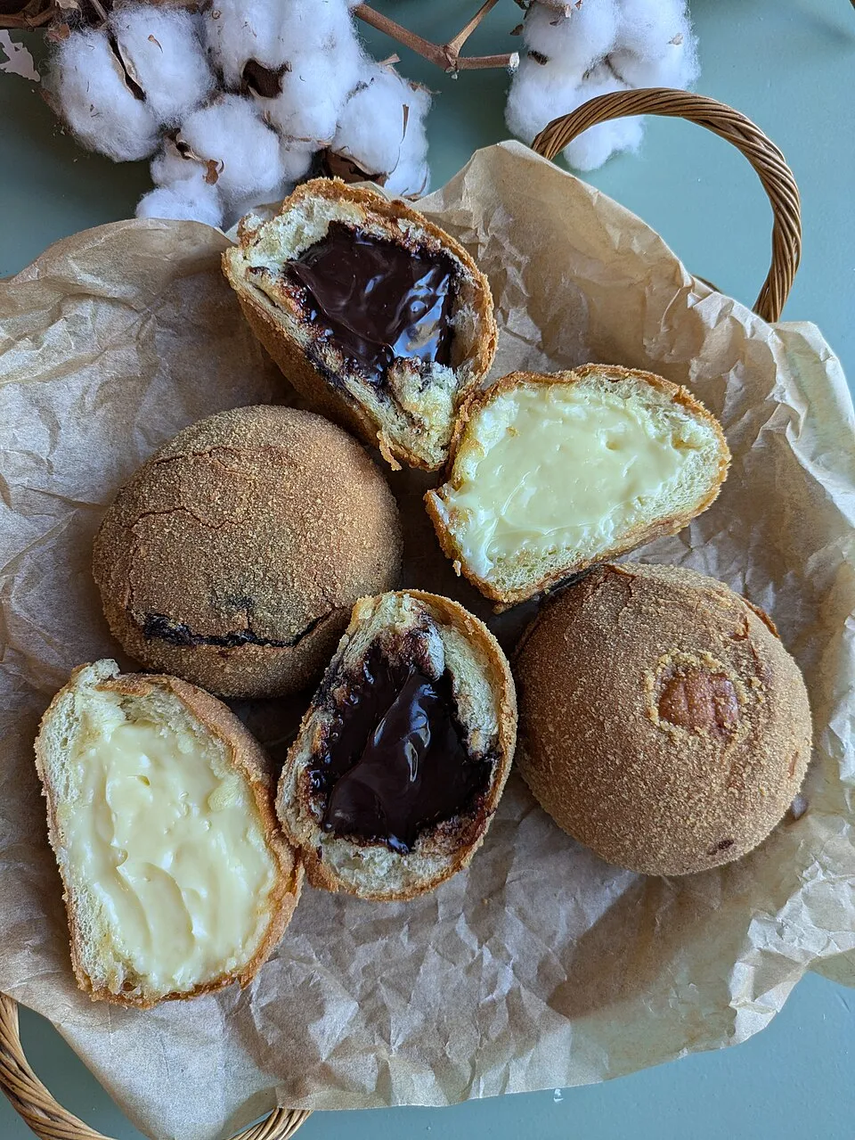 Iris (pastry)