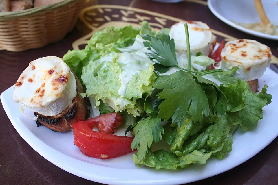 warm goat cheese salad